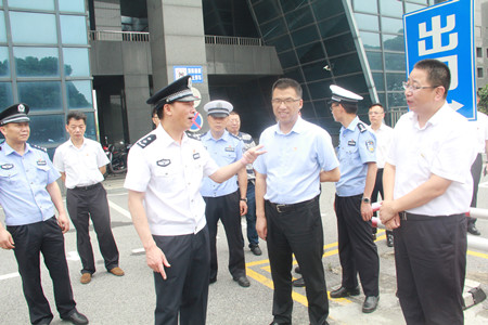 葉忠華查國鴻8_副本.jpg 葉忠華查國鴻8_副本.jpg